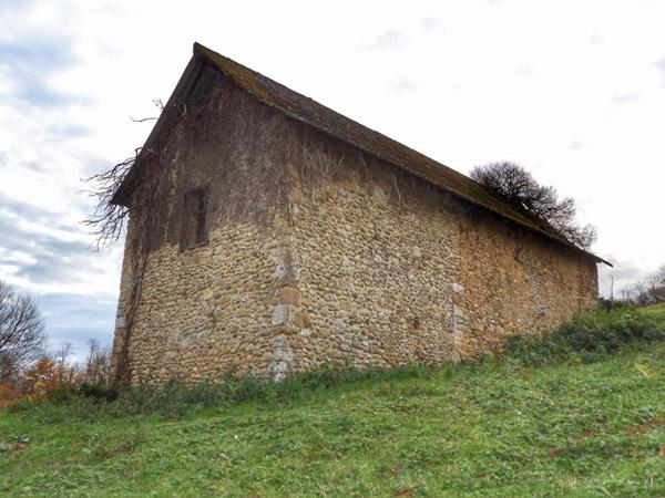 Propriété à rénover avec grand terrain et panorama sur les Pyrénées
