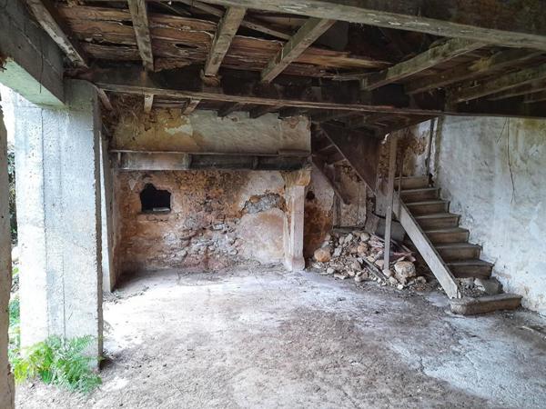 Propriété à rénover avec grand terrain et panorama sur les Pyrénées