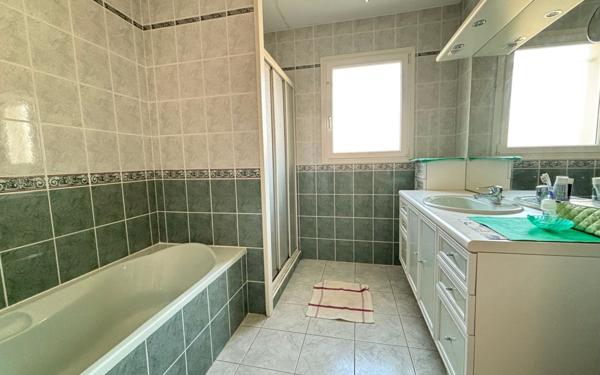 Maison à vendre    5 pièces •  Breuillet