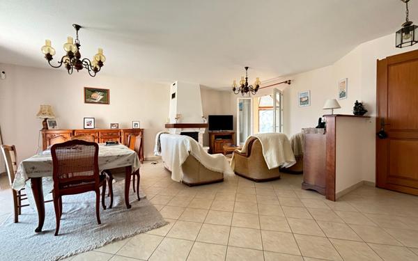 Maison à vendre    5 pièces •  Breuillet