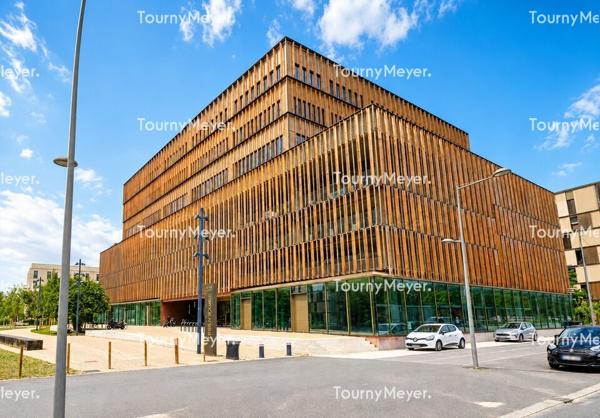 LOCAUX COMMERCIAUX A LOUER - BRUGES / RAVEZIES