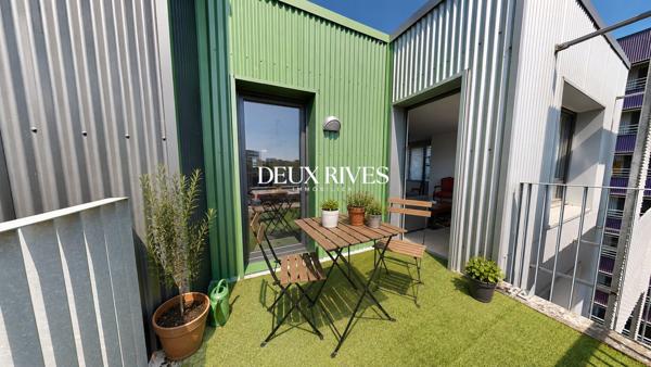 Beau T4 , 3 chambres au dernier étage avec ascenseur , terrasse et double parking