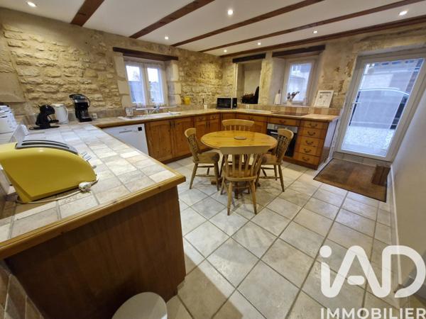 Maison à vendre 11 pièces 275 m² Saint-Savinien