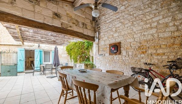 Maison à vendre 11 pièces 275 m² Saint-Savinien