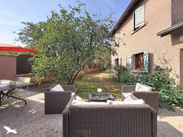 Maison 543 218 € Chassieu 5 p 131 m² DPE D