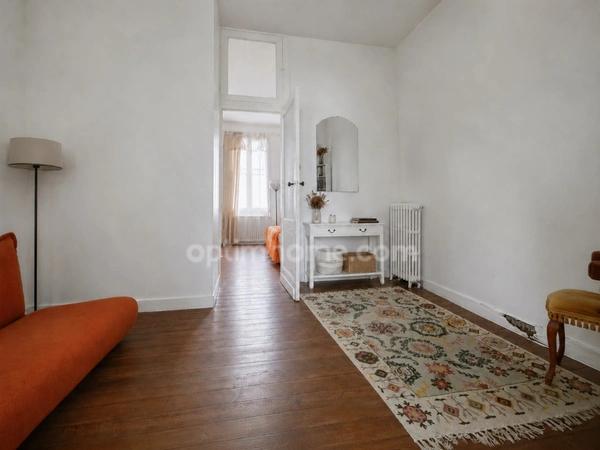 Bordeaux Saint-Jean / Nansouty – Appartement 3 pièces esprit maison avec cour-jardin privative et sous-sol