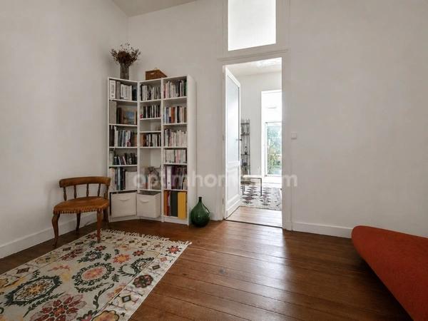 Bordeaux Saint-Jean / Nansouty – Appartement 3 pièces esprit maison avec cour-jardin privative et sous-sol