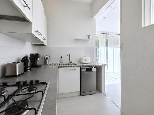 Bordeaux Saint-Jean / Nansouty – Appartement 3 pièces esprit maison avec cour-jardin privative et sous-sol
