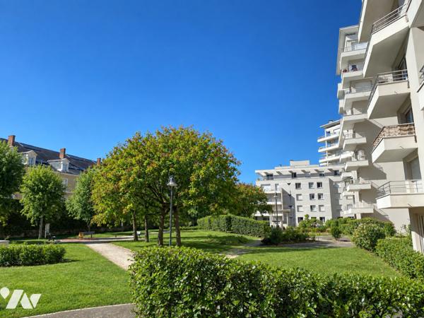 RENNES TOUR D'AUVERGNE - Charmant T2 sur jardins avec parking et cave