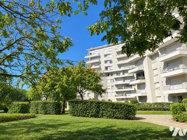 RENNES TOUR D'AUVERGNE - Charmant T2 sur jardins avec parking et cave