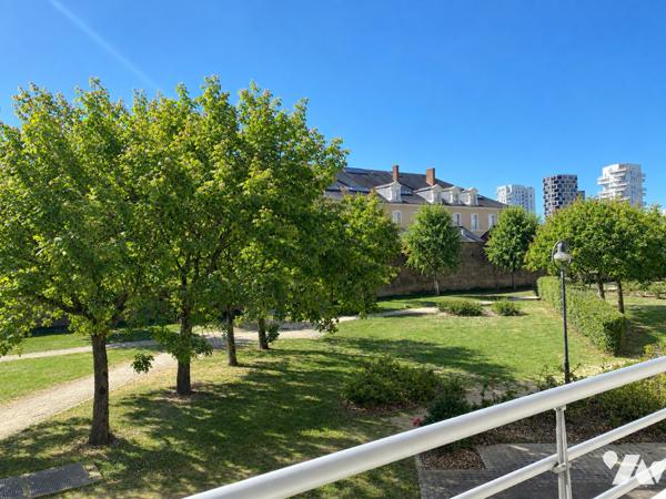 RENNES TOUR D'AUVERGNE - Charmant T2 sur jardins avec parking et cave
