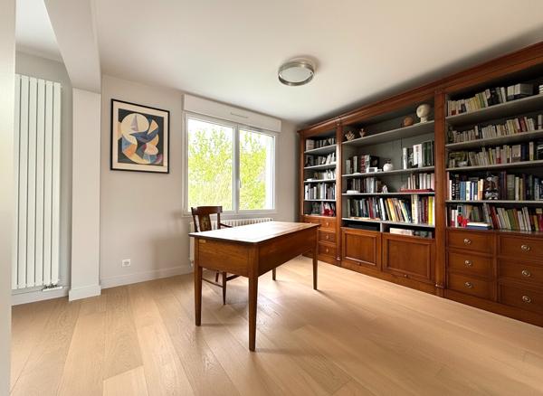 Maison entièrement rénovée avec sous-sol total à Massy