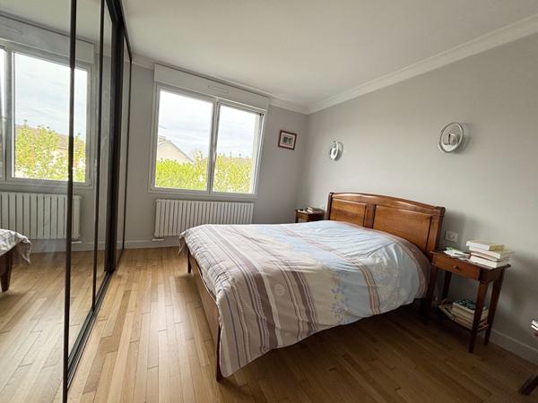 Maison entièrement rénovée avec sous-sol total à Massy