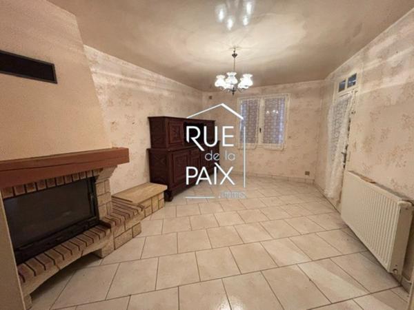 79600 ASSAIS LES JUMEAUX Maison de plain-pied 57m² avec dépendances et terrain de 1 270 m²