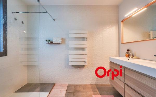 Appartement à vendre    4 pièces • 116,80 m2 Charbonnières-les-Bains