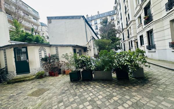 Appartement à vendre    1 pièce • 9,65 m2 Paris 16