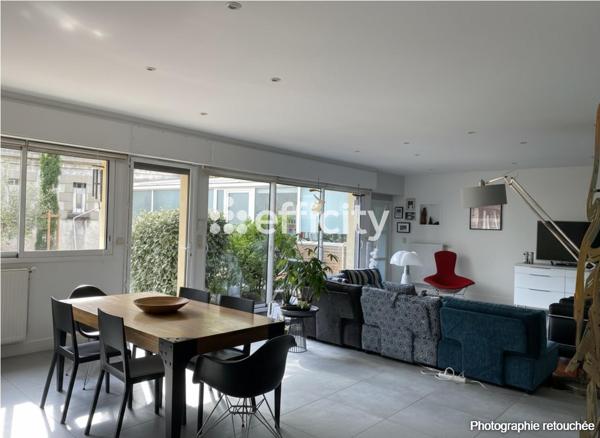 Maison
         5 pièces
        - 149 m² Exclusivité 257 000 € *