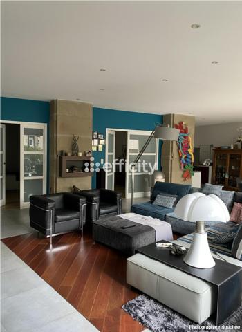 Maison
         5 pièces
        - 149 m² Exclusivité 257 000 € *