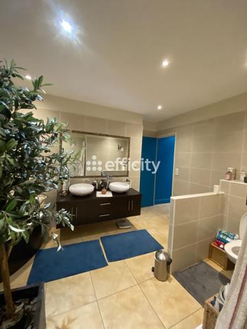 Maison
         5 pièces
        - 149 m² Exclusivité 257 000 € *