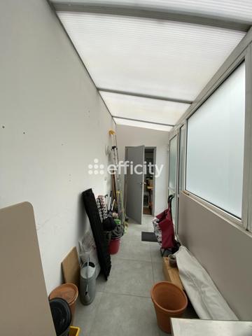 Maison
         5 pièces
        - 149 m² Exclusivité 257 000 € *