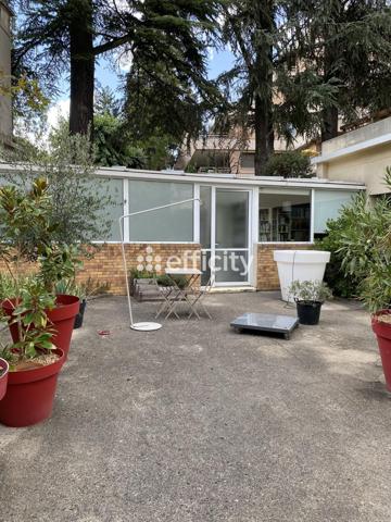 Maison
         5 pièces
        - 149 m² Exclusivité 257 000 € *