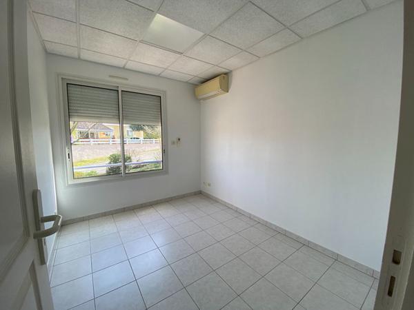 Bureaux L'Isle Jourdain 219.89m²