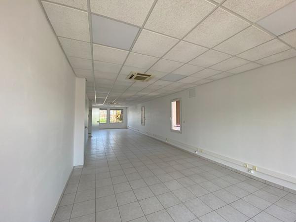 Bureaux L'Isle Jourdain 219.89m²