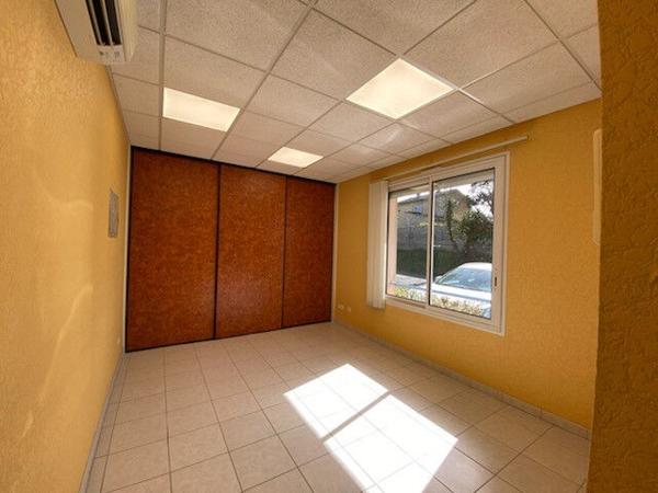 Bureaux L'Isle Jourdain 219.89m²