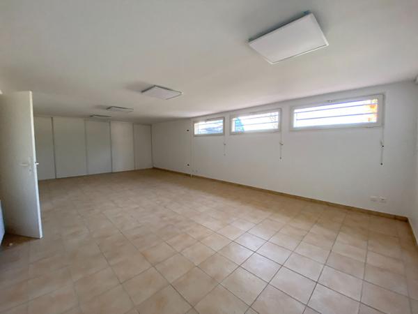 Bureaux L'Isle Jourdain 219.89m²