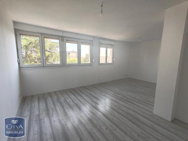 Appartement à louer 3 pièces 66.34m² Nîmes (30000)