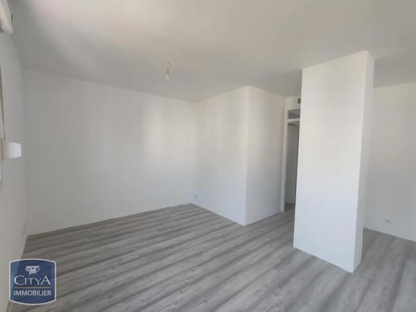 Appartement à louer 3 pièces 66.34m² Nîmes (30000)