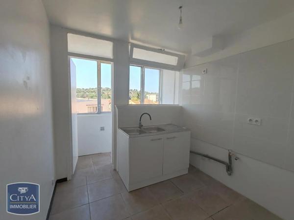 Appartement à louer 3 pièces 66.34m² Nîmes (30000)