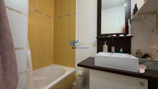 LA ROCHELLE APPARTEMENT T2 AVEC BALCON ET PLACE DE STATIONNEMENT  La rochelle