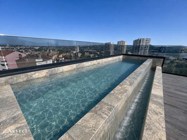 Appartement type t5 243M2 parking rooftop piscine