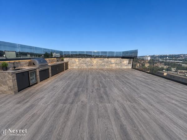 Appartement type t5 243M2 parking rooftop piscine