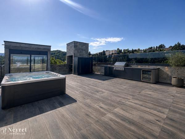 Appartement type t5 243M2 parking rooftop piscine