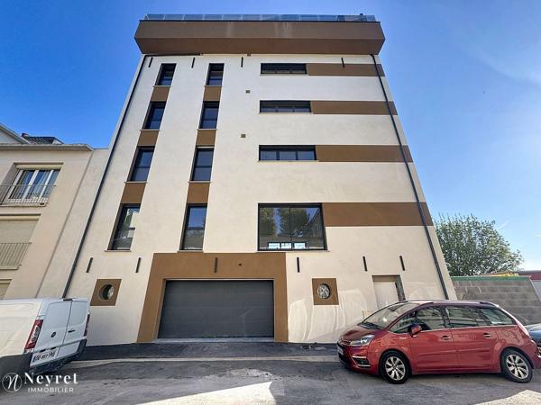 Appartement type t5 243M2 parking rooftop piscine