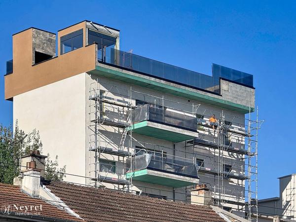 Appartement type t5 243M2 parking rooftop piscine
