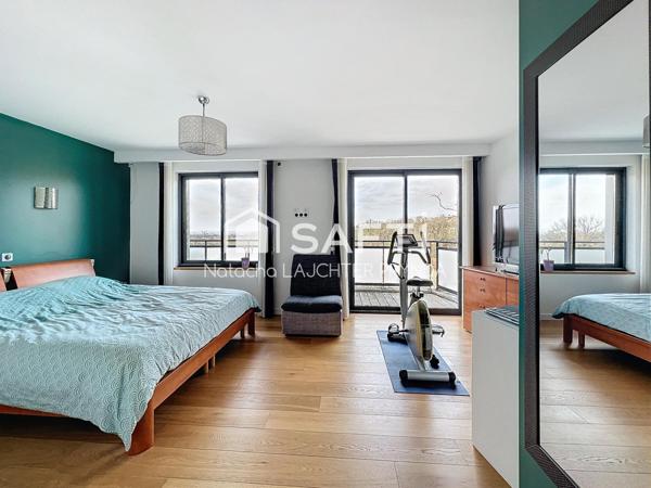 Maison contemporaine de 7 pièces de 240m2 avec piscine