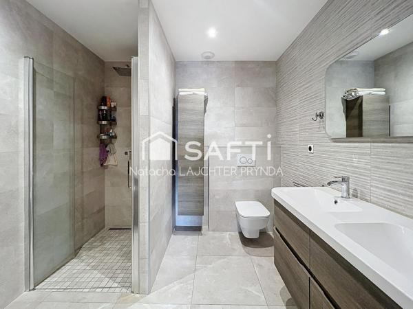 Maison contemporaine de 7 pièces de 240m2 avec piscine