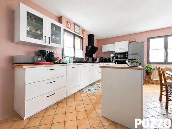 à vendre :Maison 5 chambres -à côté de PÉRIERS- à moins de 20 kms de la mer- sous-sol complet PERIERS
