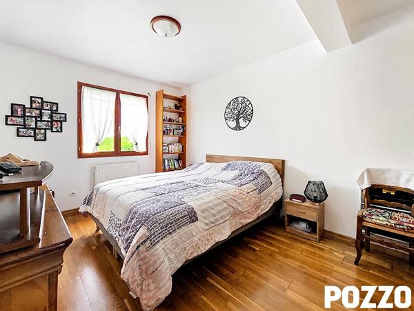 à vendre :Maison 5 chambres -à côté de PÉRIERS- à moins de 20 kms de la mer- sous-sol complet PERIERS