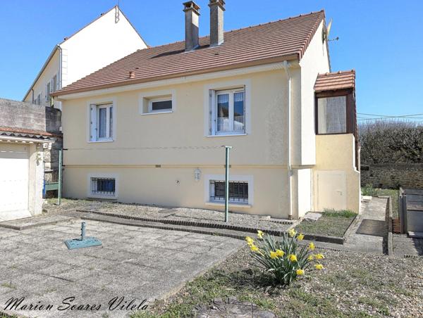 Cocon de 3 pièces, très bien entretenu avec sous-sol total semi-enterré.