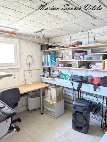 Cocon de 3 pièces, très bien entretenu avec sous-sol total semi-enterré.