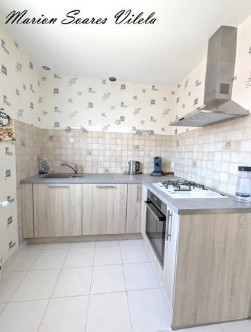 Cocon de 3 pièces, très bien entretenu avec sous-sol total semi-enterré.