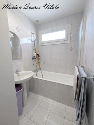 Cocon de 3 pièces, très bien entretenu avec sous-sol total semi-enterré.