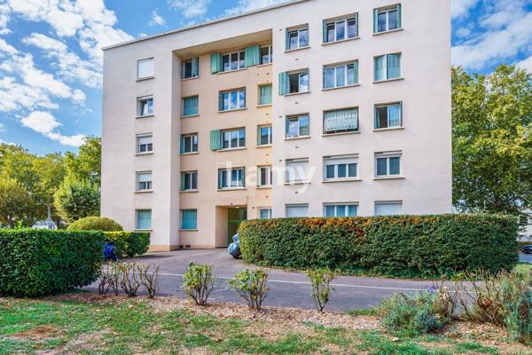 Appartement + annexe + parking