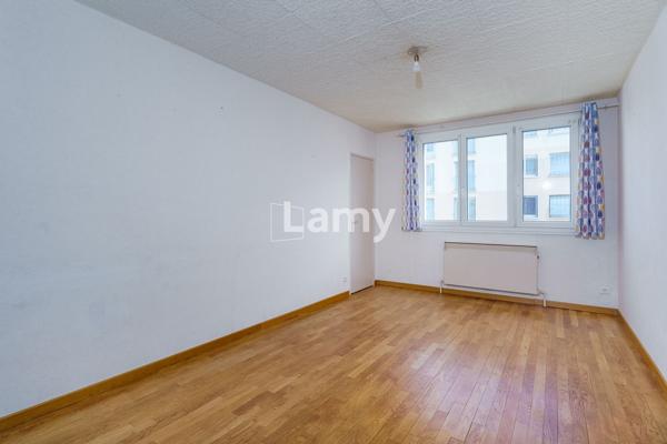 Appartement + annexe + parking