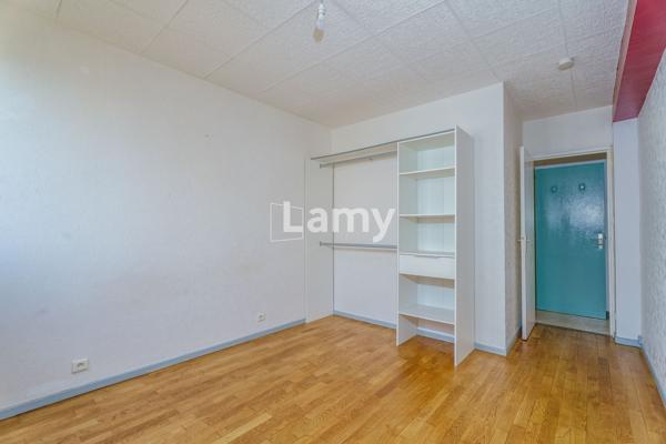 Appartement + annexe + parking