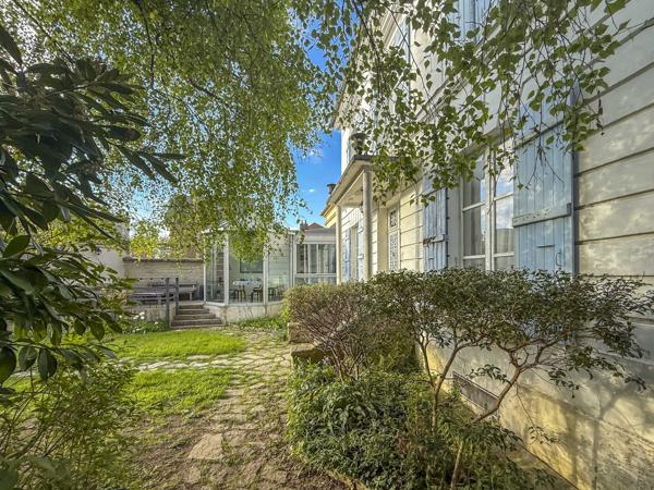 MAGNY-EN-VEXIN – Maison de Maître de caractère – 186 m² – 5 chambres – Centre-ville à pied